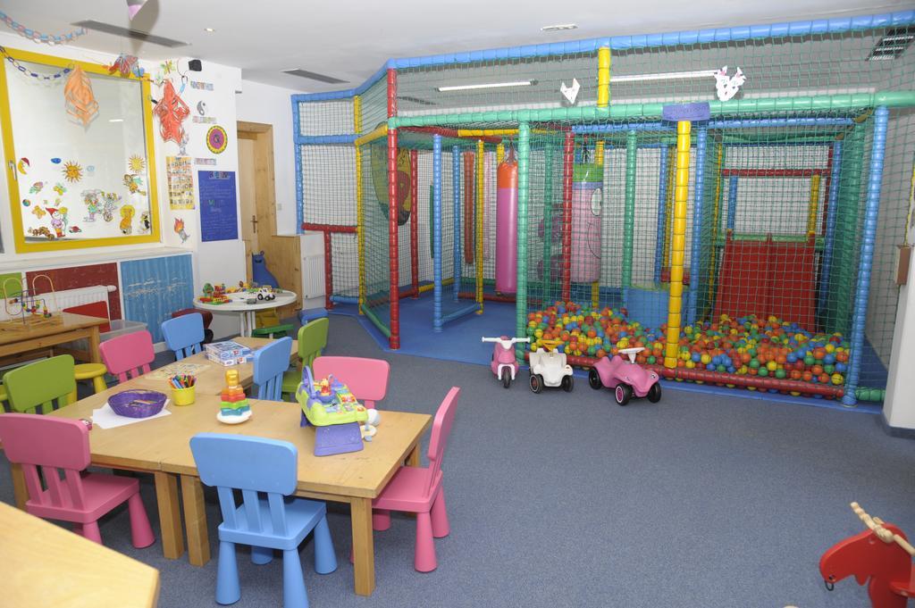 Kinder- Und Familienhotel Nockalm Innerkrems Buitenkant foto